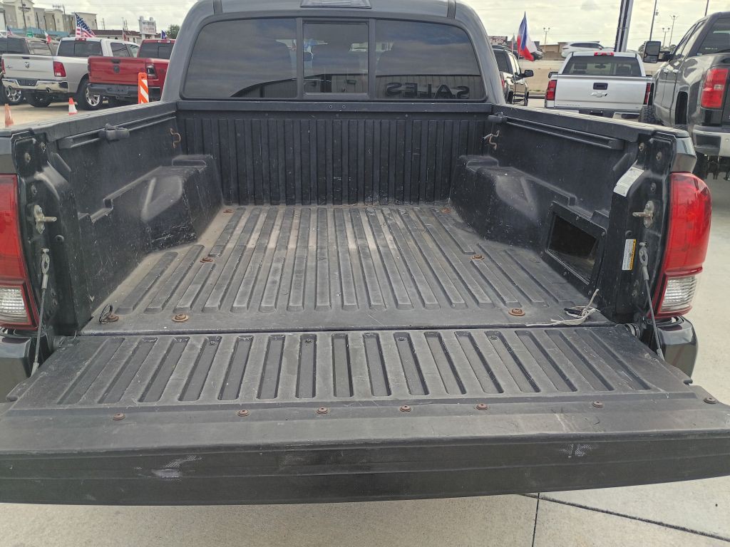 2019 Toyota Tacoma Image 9