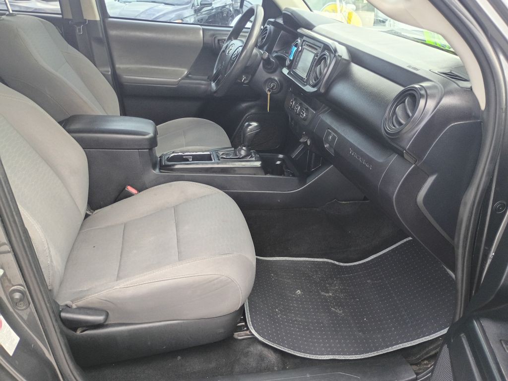 2019 Toyota Tacoma Image 15