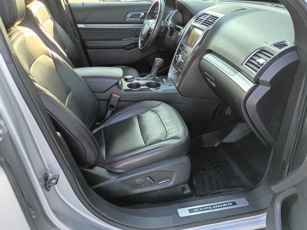 2018 Ford Explorer Image 17