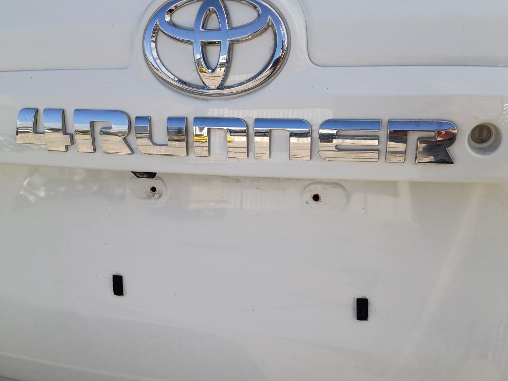 2016 Toyota 4Runner Image 9