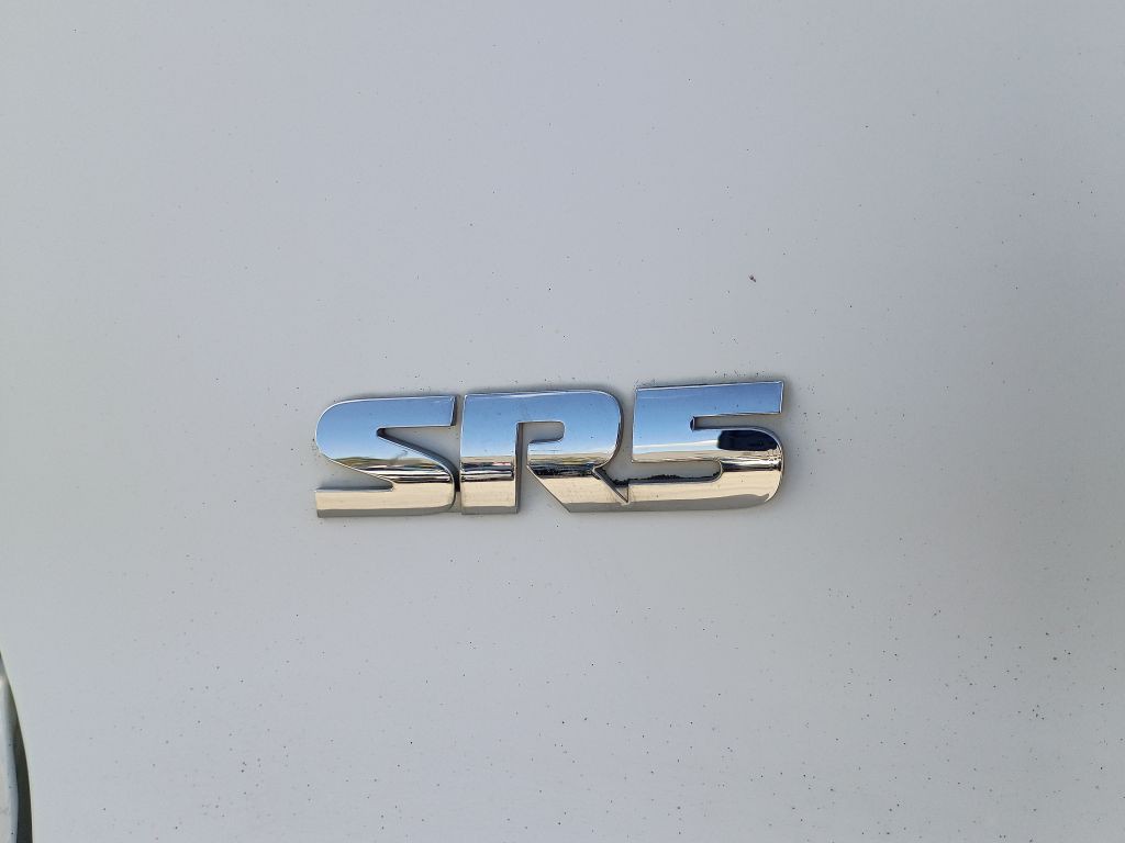 2016 Toyota 4Runner Image 10