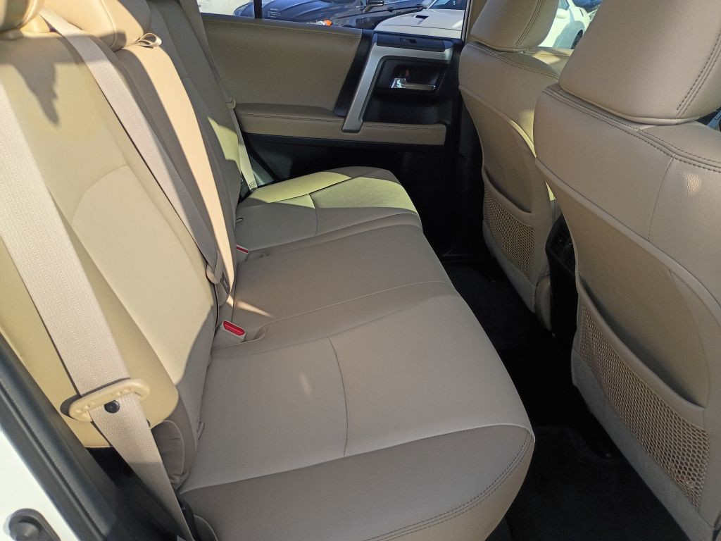 2016 Toyota 4Runner Image 19