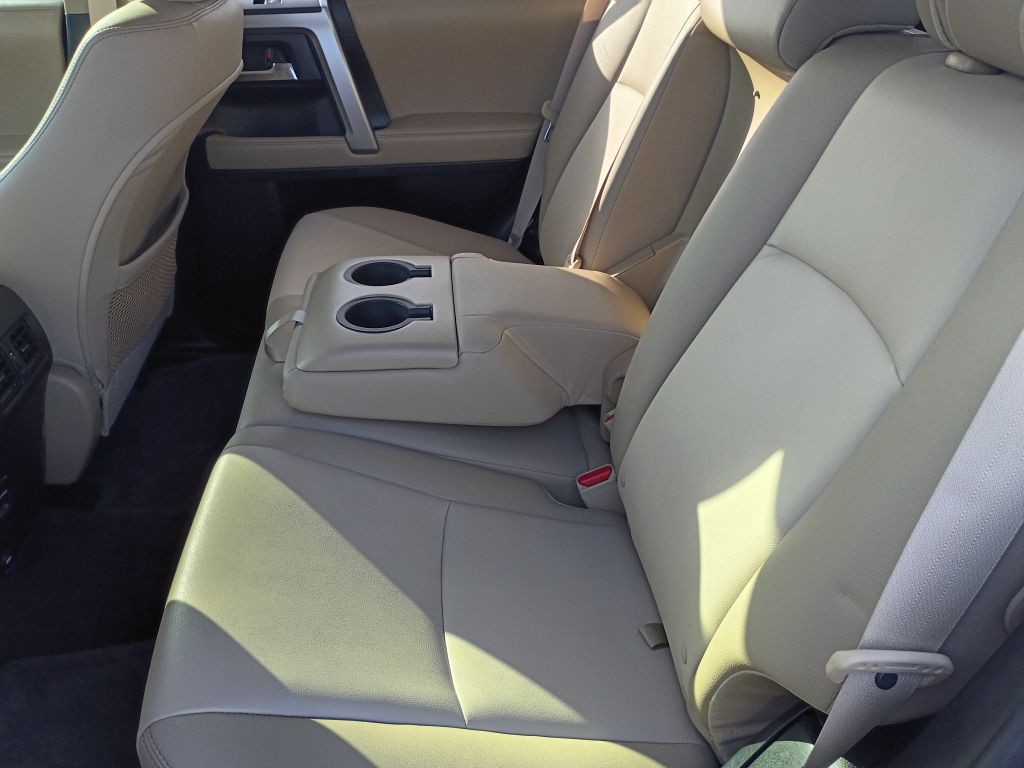 2016 Toyota 4Runner Image 21