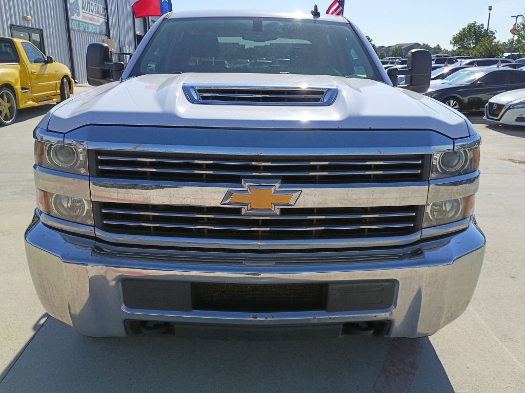 2017 Chevrolet Silverado 1500 Image 2