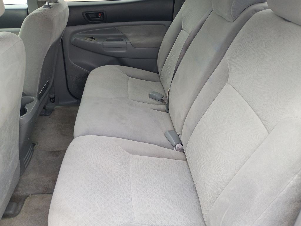 2005 Toyota Tacoma Image 17