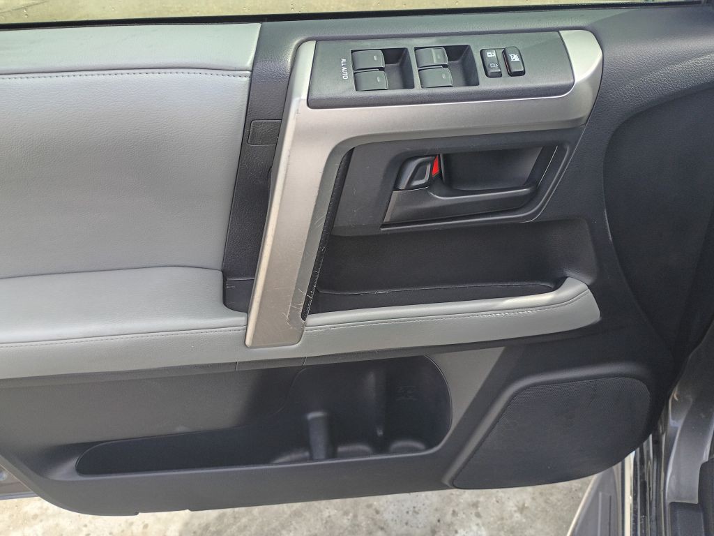 2013 Toyota 4Runner Image 19