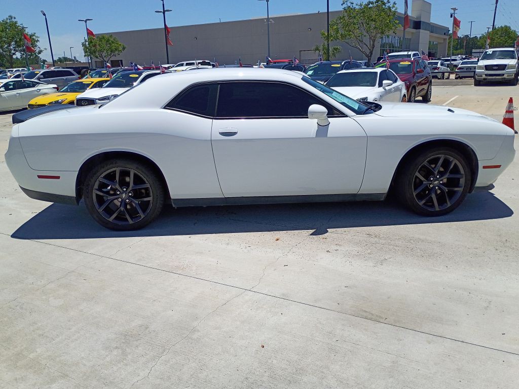 2021 Dodge Challenger Image 8