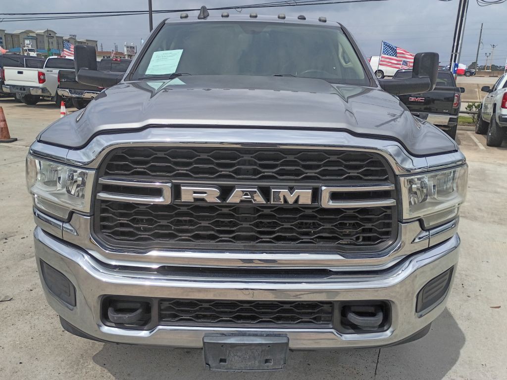 2019 RAM 3500 Image 2