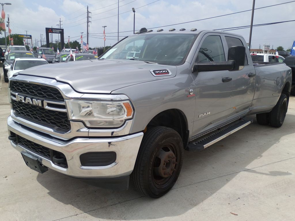 2019 RAM 3500 Image 3