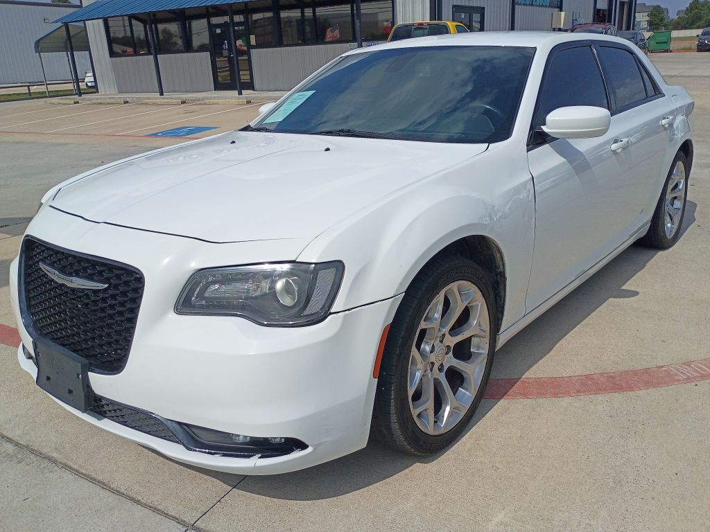 2019 Chrysler 300 Image 3