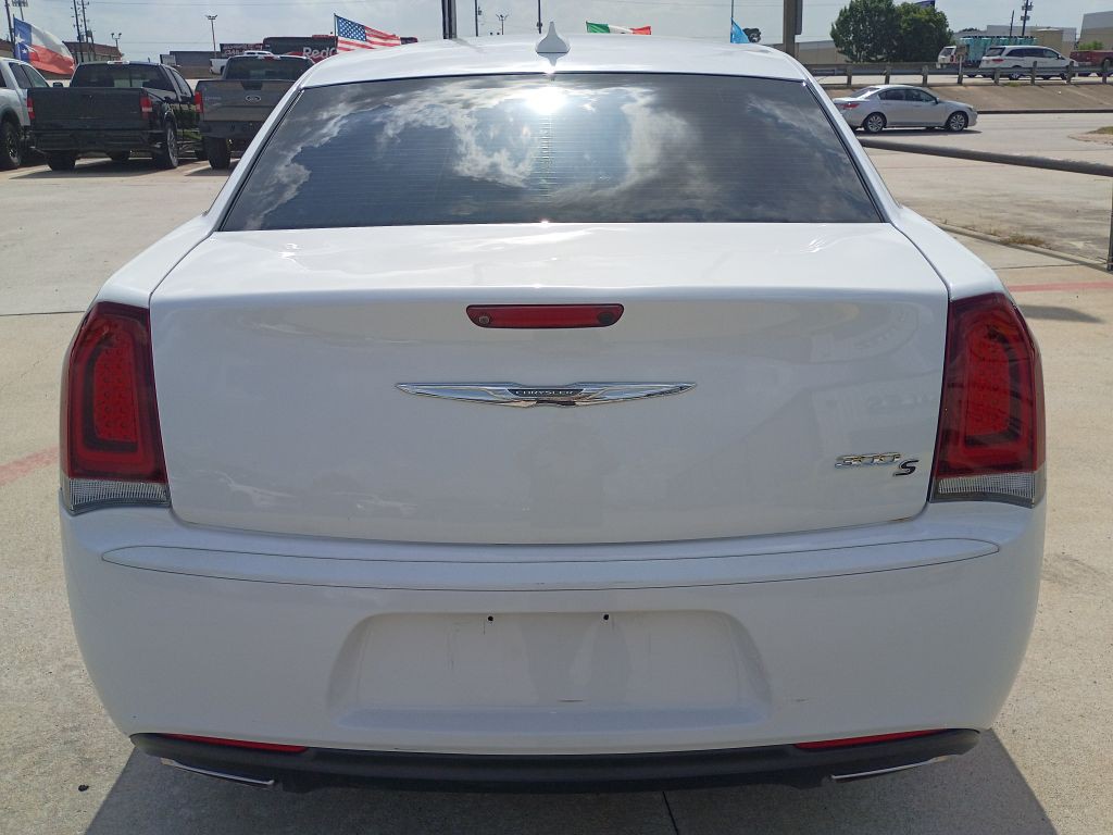 2019 Chrysler 300 Image 6