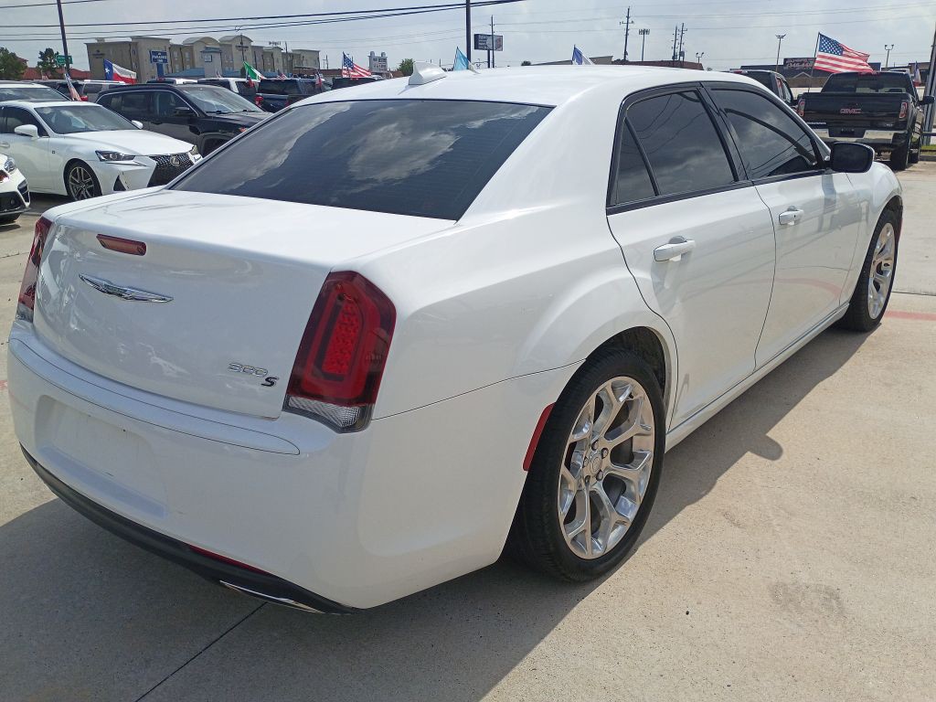 2019 Chrysler 300 Image 7