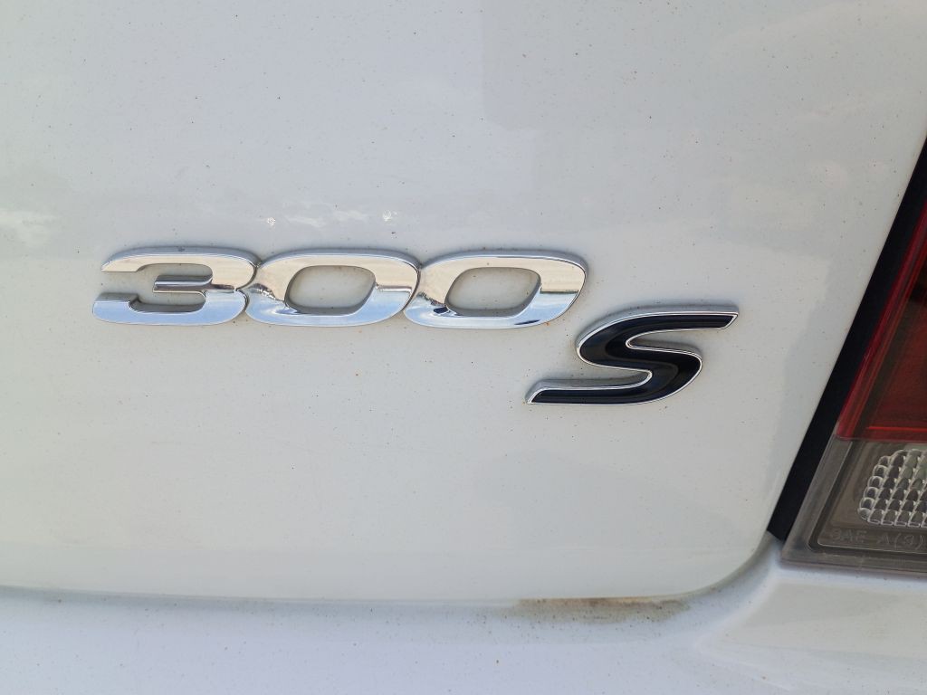 2019 Chrysler 300 Image 9