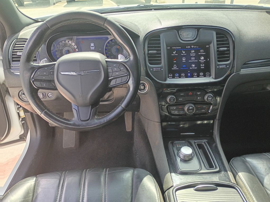 2019 Chrysler 300 Image 17
