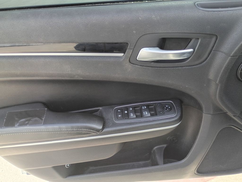 2019 Chrysler 300 Image 21