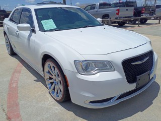Image for 2016 Chrysler 300 Limited ID: 7515639