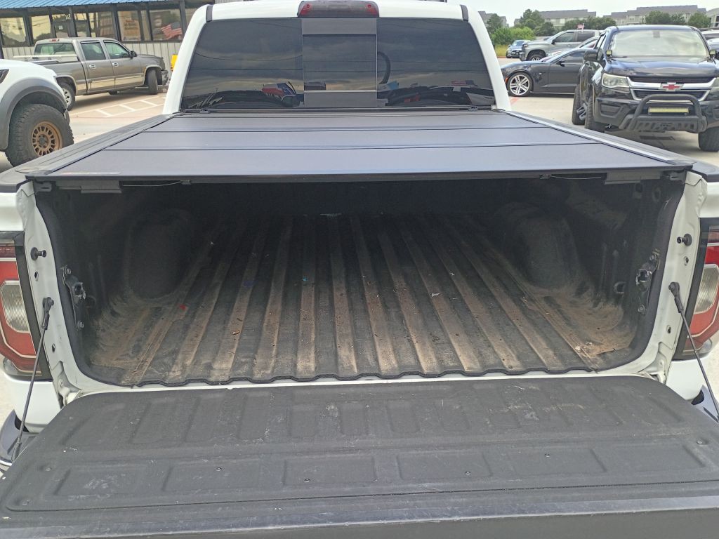 2018 GMC Sierra Image 9