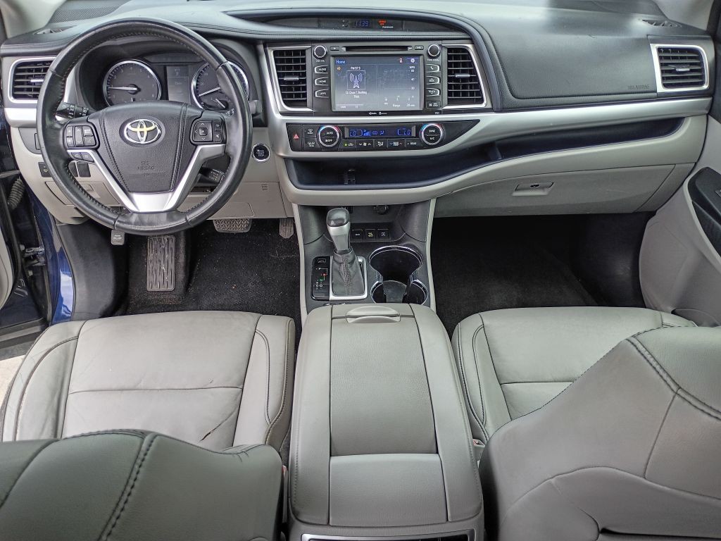 2015 Toyota Highlander Image 13