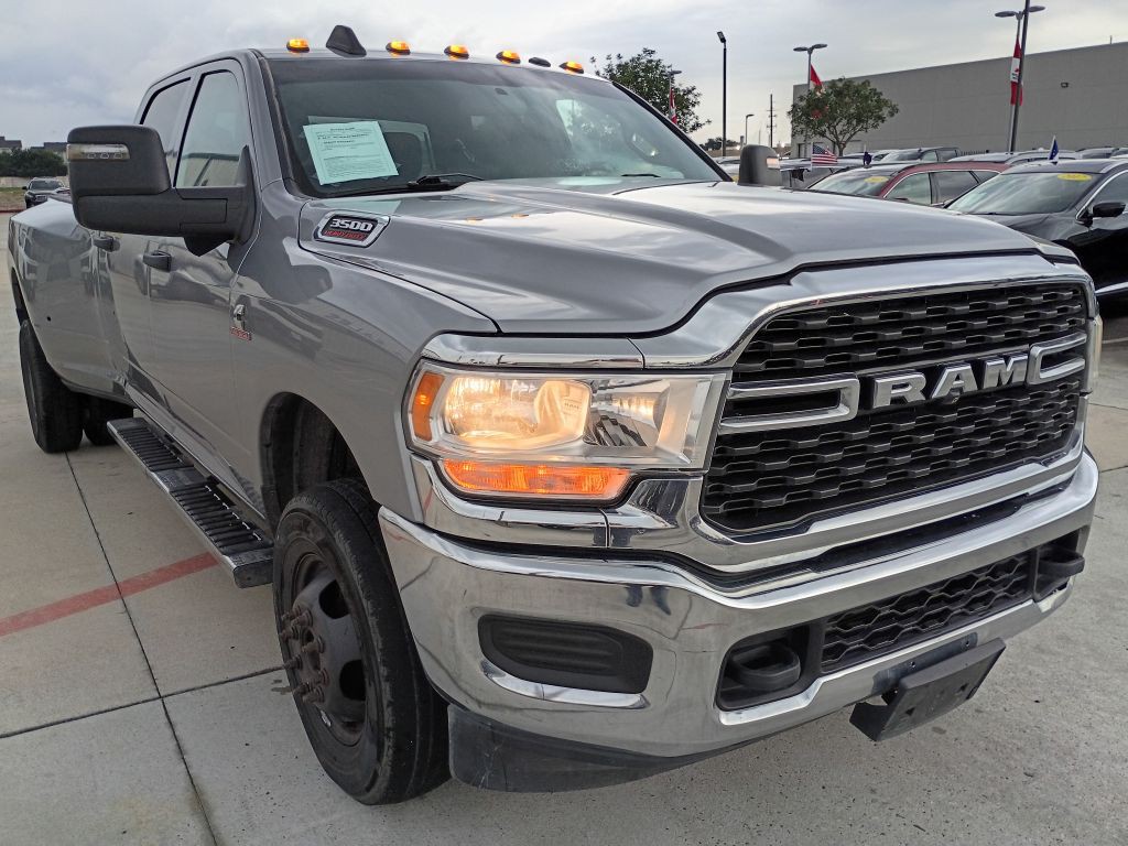 2024 RAM 3500 Image 3