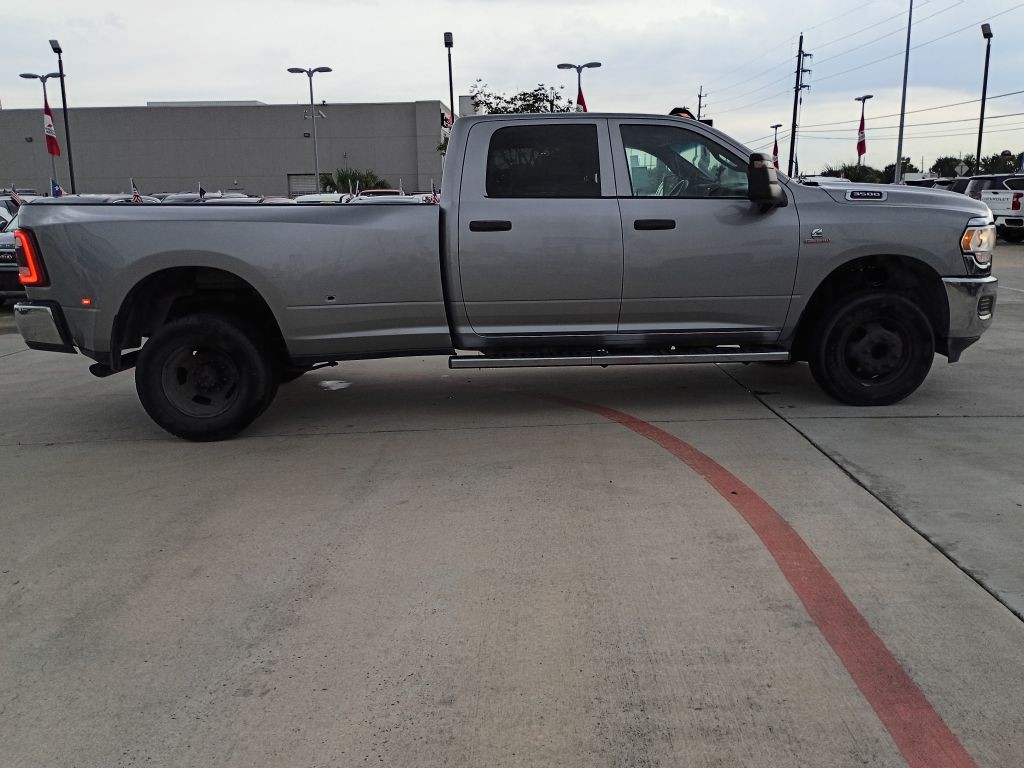 2024 RAM 3500 Image 8