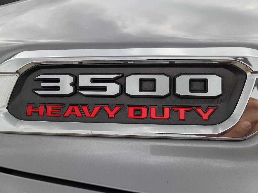 2024 RAM 3500 Image 10