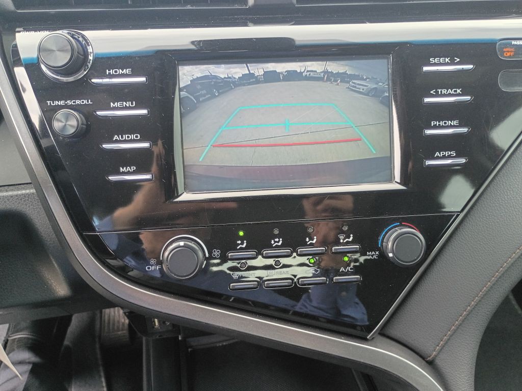 2019 Toyota Camry Image 14