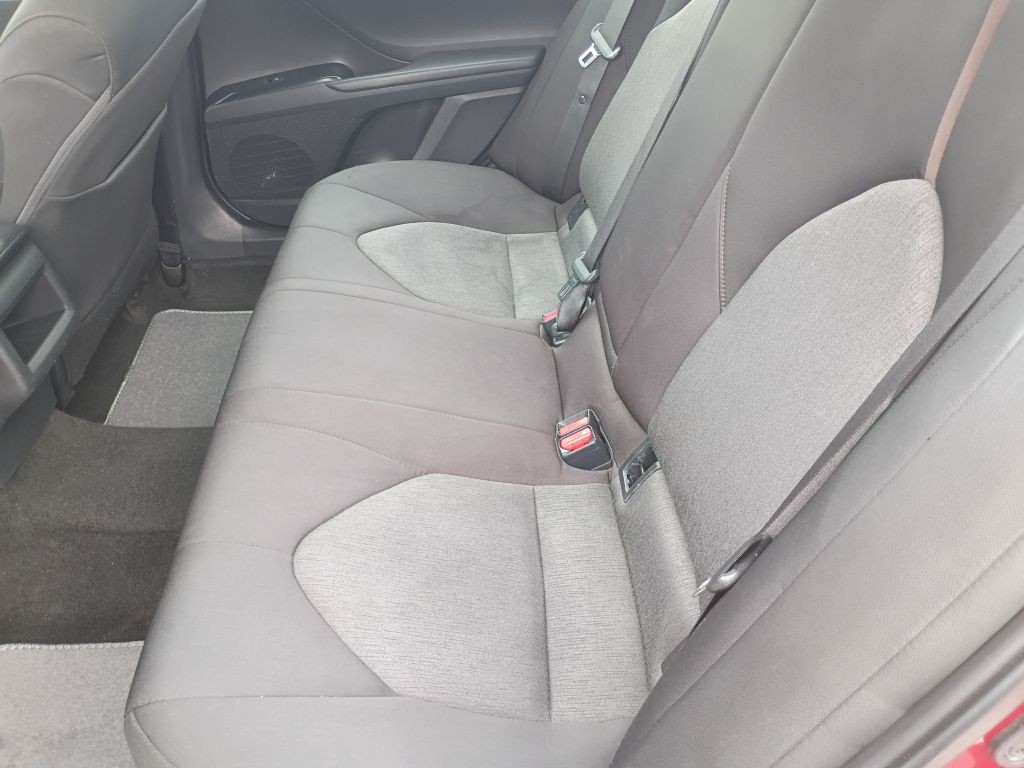 2019 Toyota Camry Image 19