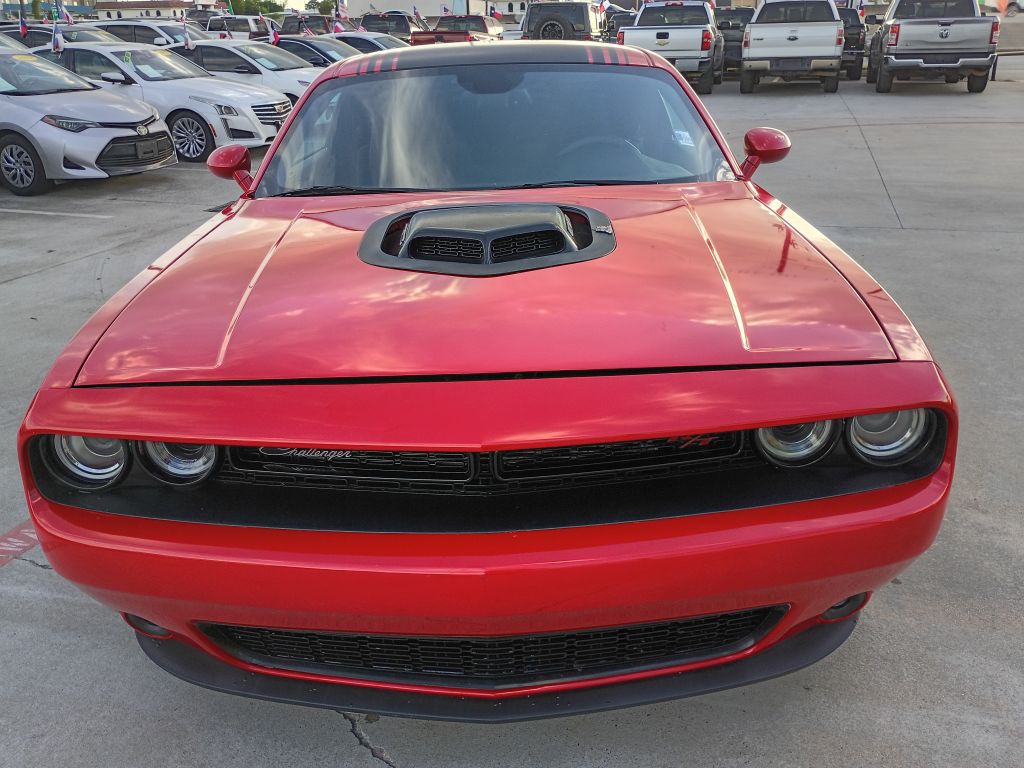 2016 Dodge Challenger Image 2