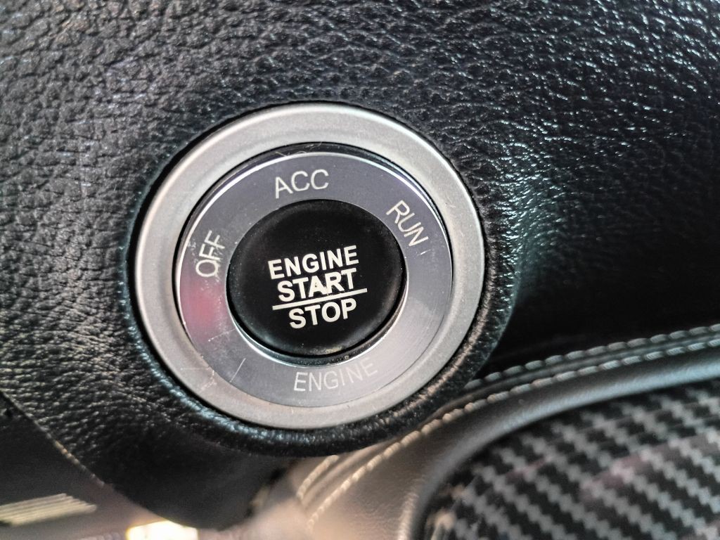 2016 Dodge Challenger Image 11