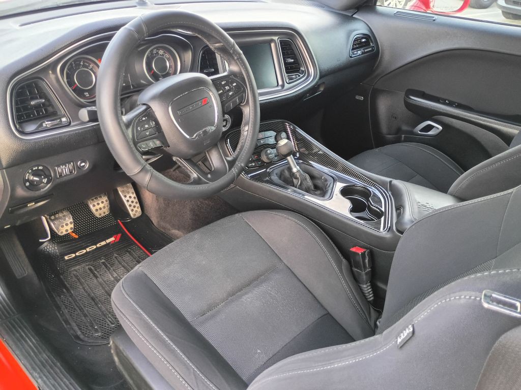 2016 Dodge Challenger Image 12