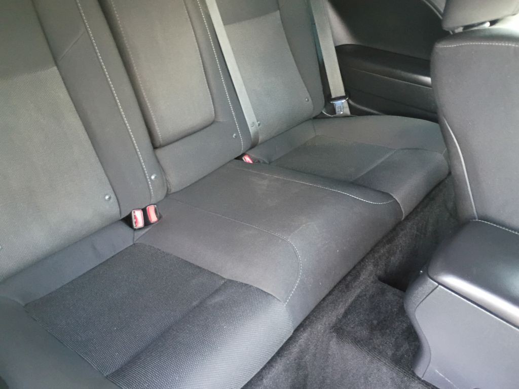 2016 Dodge Challenger Image 21