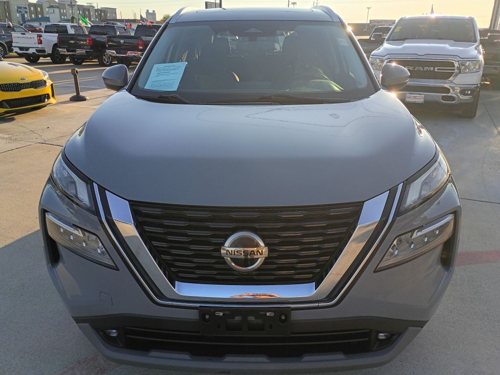 2021 Nissan Rogue Image 2