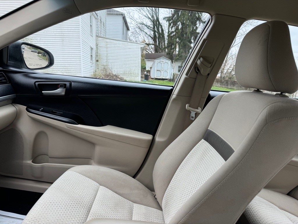 2014 Toyota Camry Image 11