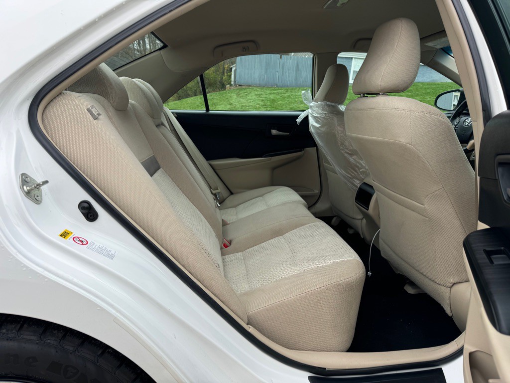 2014 Toyota Camry Image 15