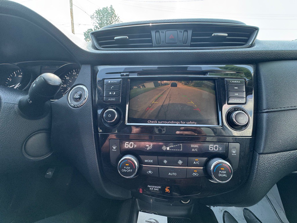 2019 Nissan Rogue Image 12