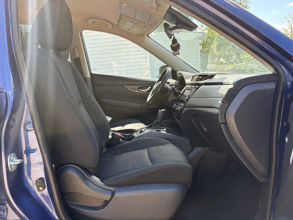 2019 Nissan Rogue Image 16