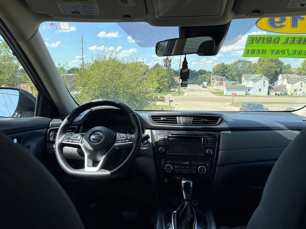 2019 Nissan Rogue Image 17