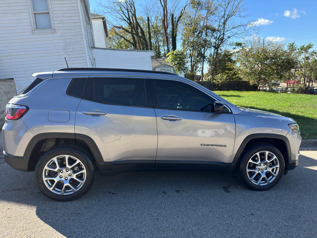 2022 Jeep Compass Image 7