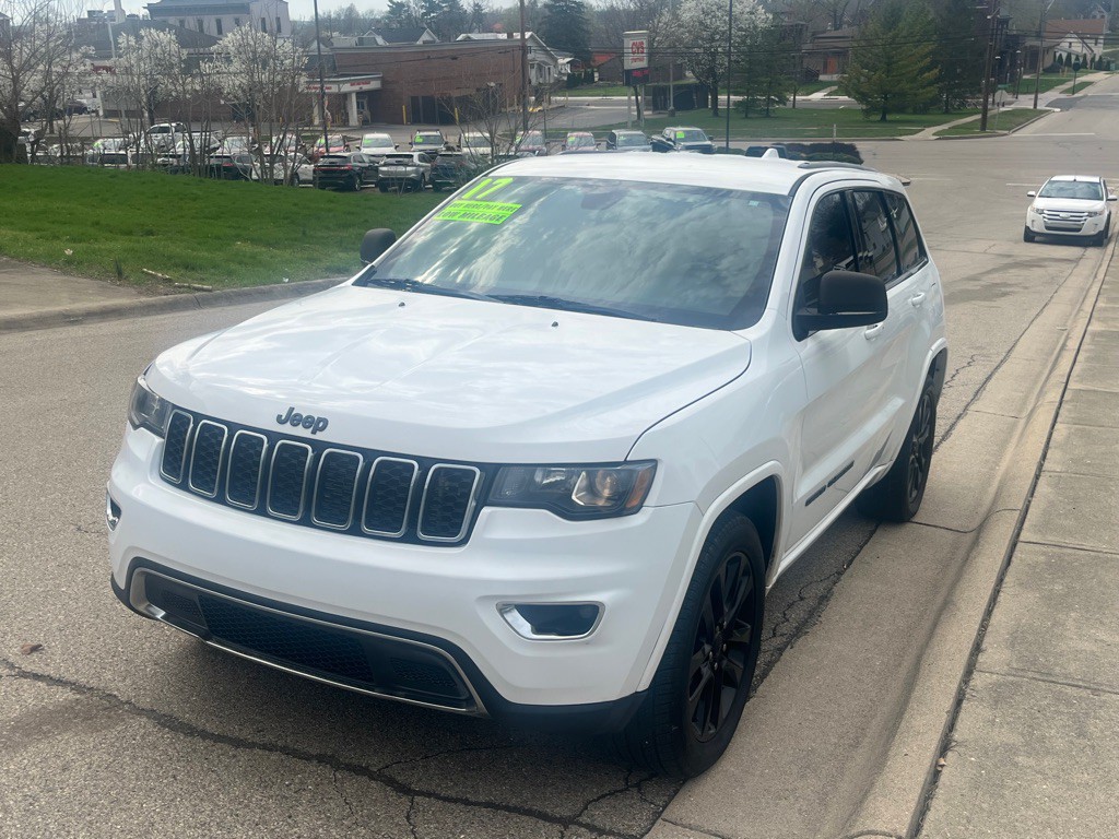 2017 Jeep Grand Cherokee Image 2