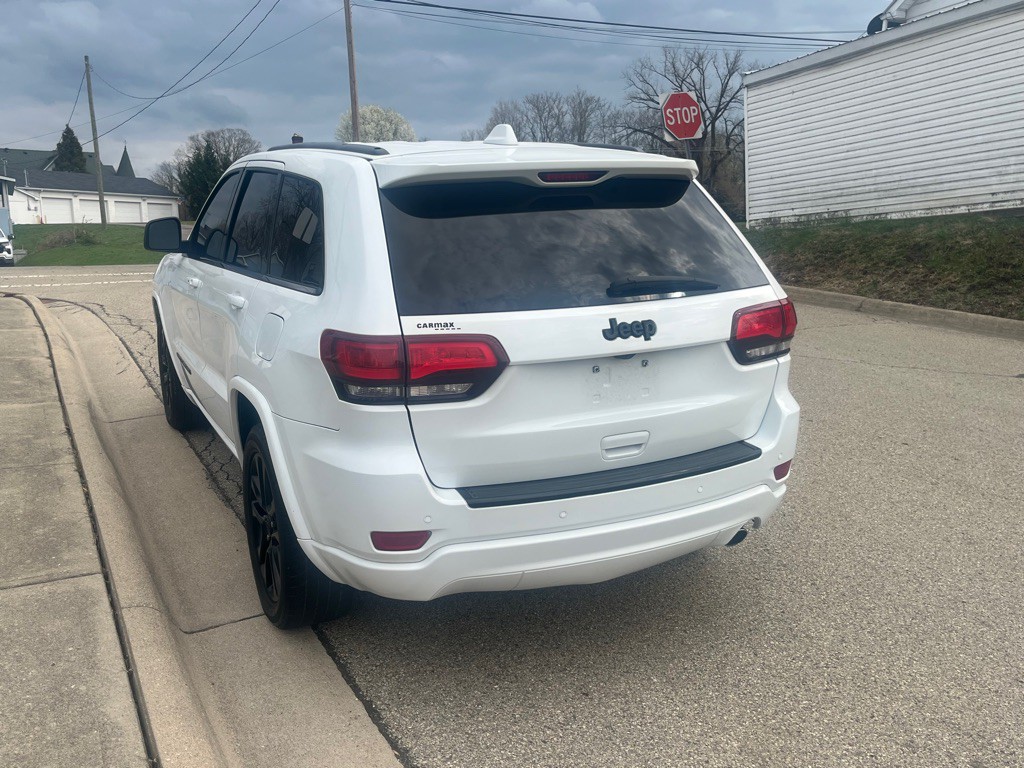 2017 Jeep Grand Cherokee Image 4