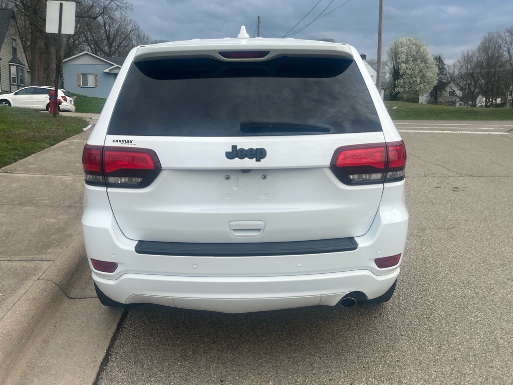 2017 Jeep Grand Cherokee Image 5