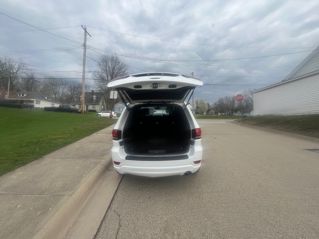 2017 Jeep Grand Cherokee Image 10