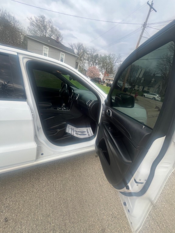 2017 Jeep Grand Cherokee Image 12