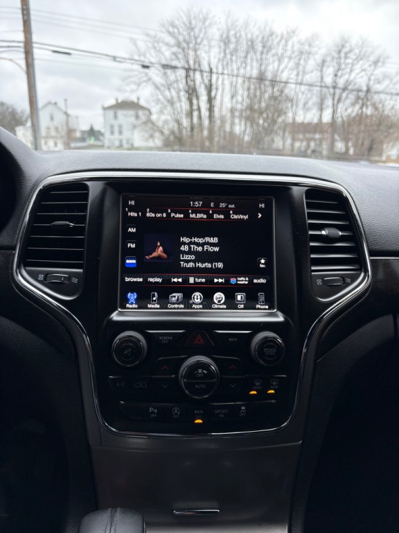 2017 Jeep Grand Cherokee Image 11