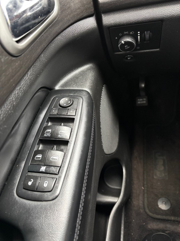 2017 Jeep Grand Cherokee Image 12