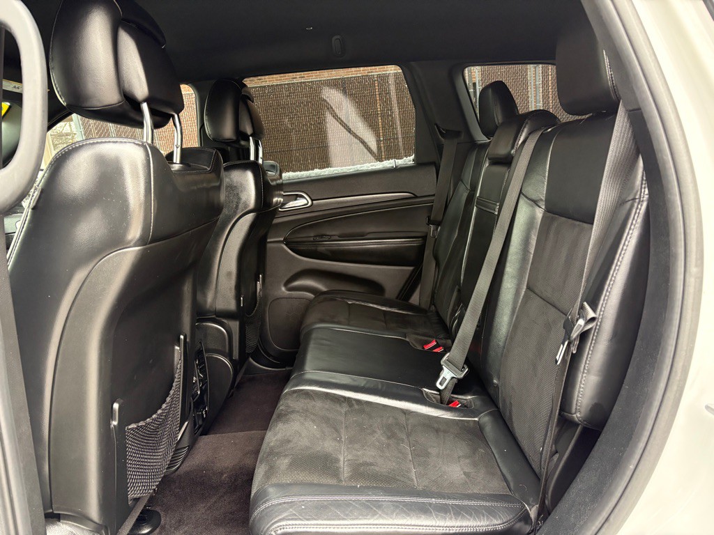 2017 Jeep Grand Cherokee Image 16