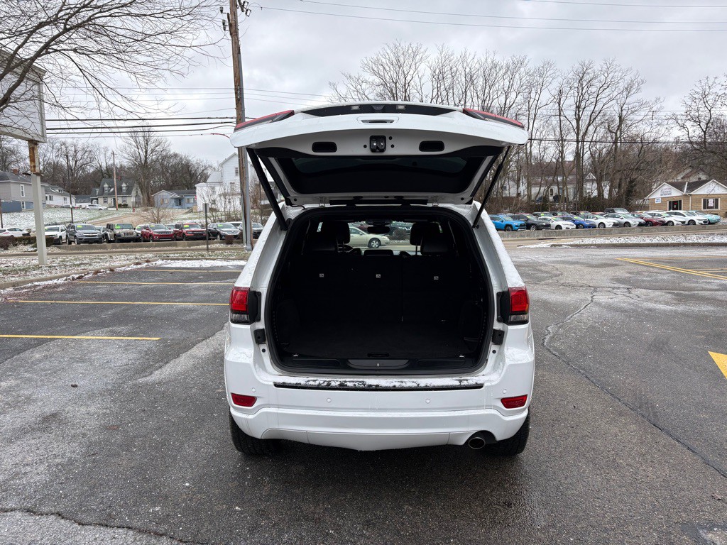 2017 Jeep Grand Cherokee Image 17