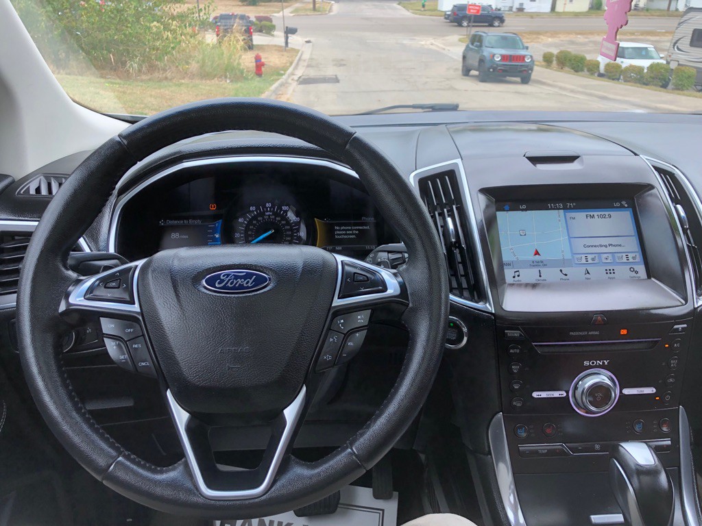 2017 Ford Edge Image 11