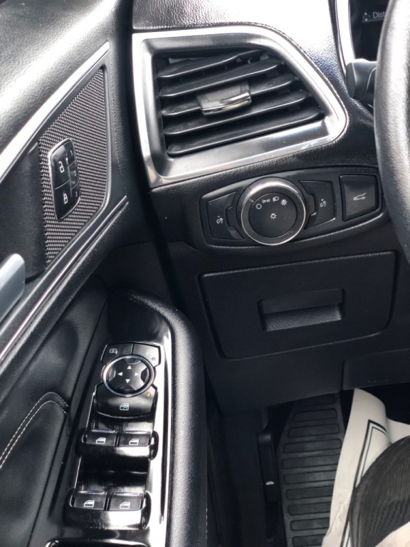 2017 Ford Edge Image 13