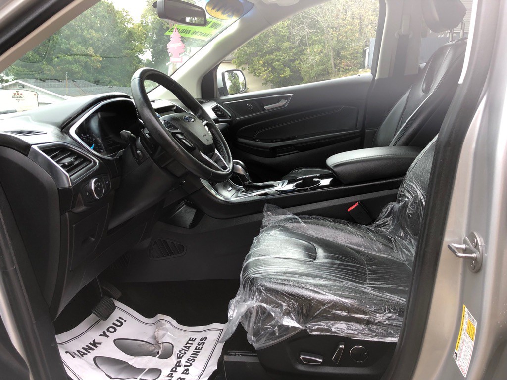 2017 Ford Edge Image 16